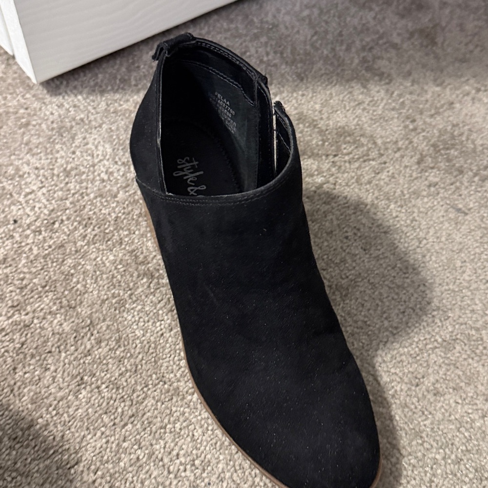 Style & Co Felaa Asymmetrical Booties V Notch Block Heel NEW Size 6